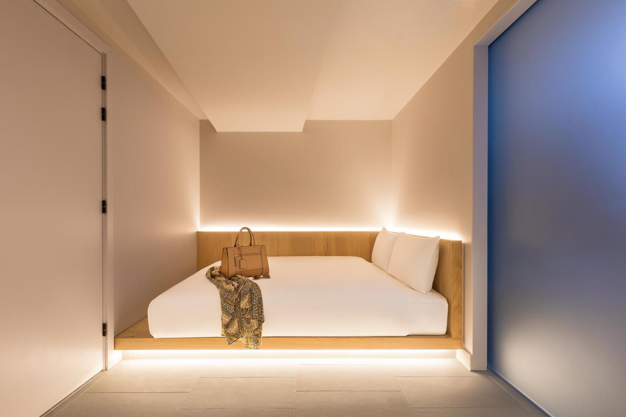 Zedwell Underground Hotel Tottenham Court Rd London Room photo