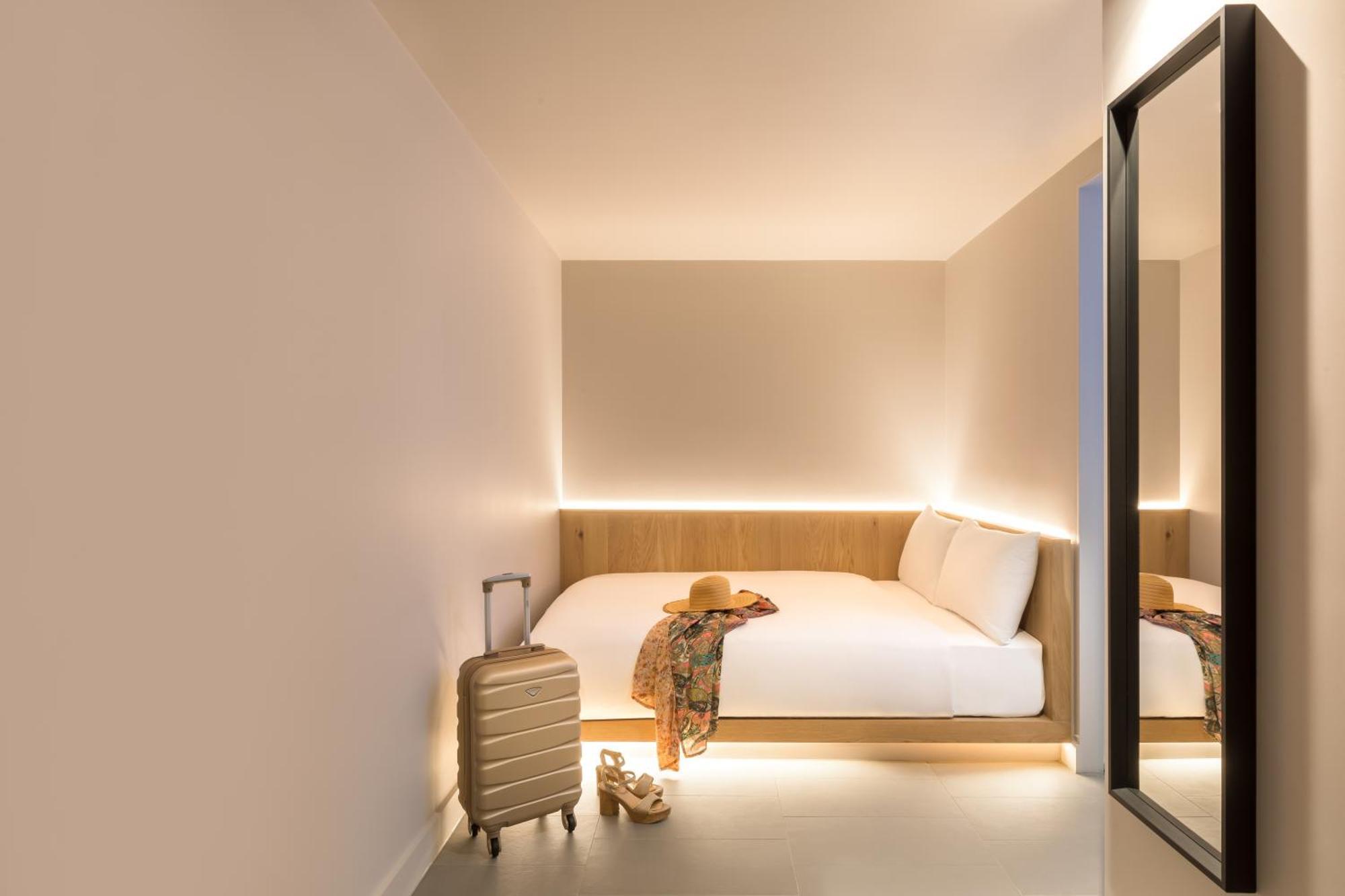 Zedwell Underground Hotel Tottenham Court Rd London Room photo